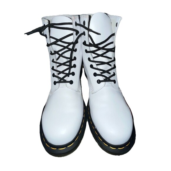 Dr Martens 1460 White Leather Matte Eight Eye Combat Boots Women's US Size 10 - Picture 8 of 10